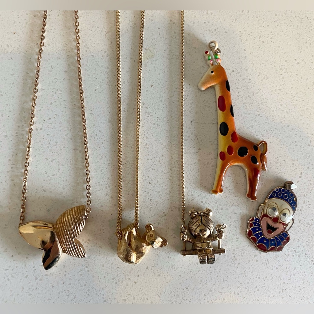 Vintage Avon & Artistry (Amway) Necklaces & Pendants